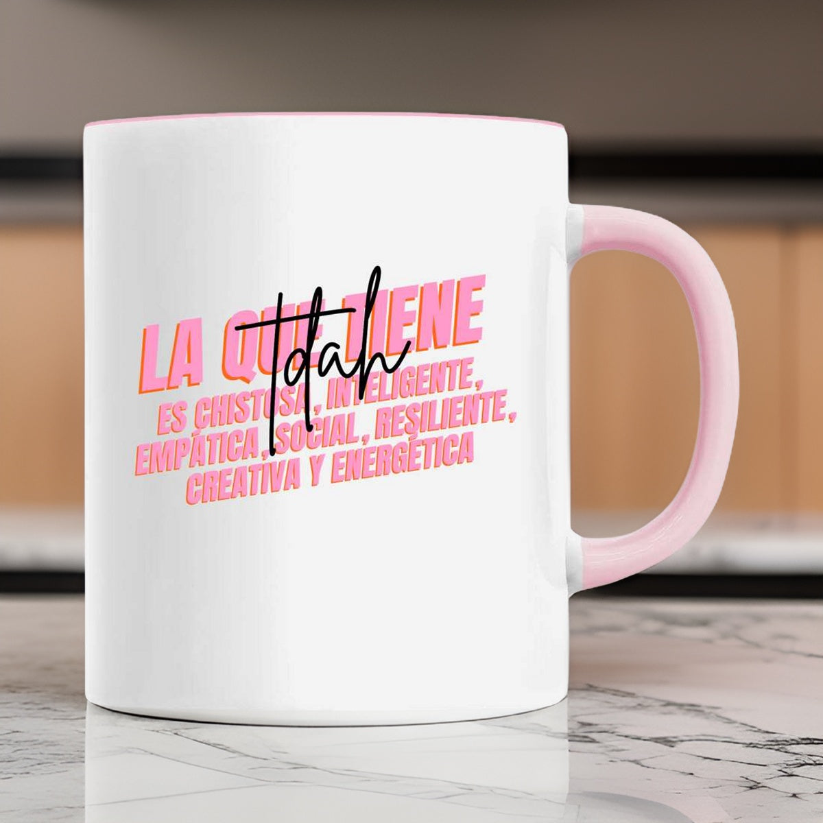 taza la que tiene foto rosa